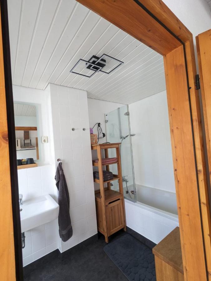 Helles Dachgeschoss-Appartement Krefeld Eksteriør bilde
