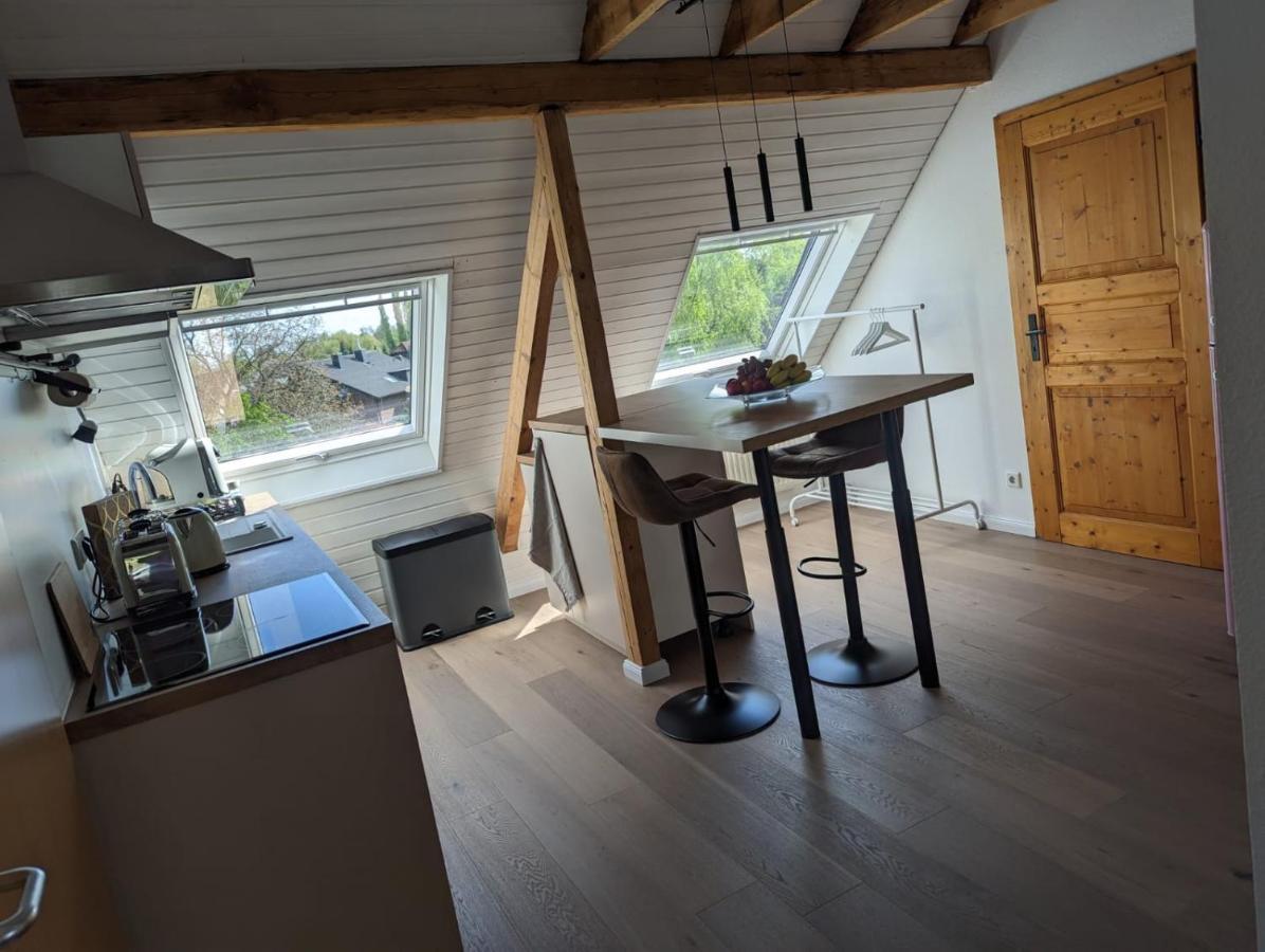 Helles Dachgeschoss-Appartement Krefeld Eksteriør bilde